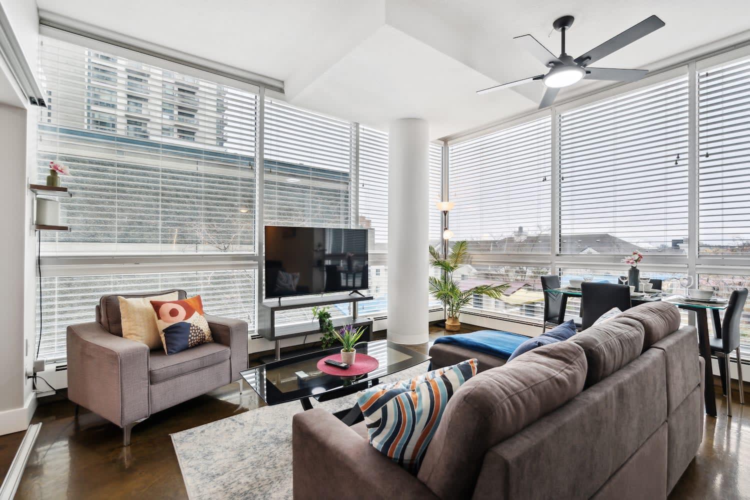 Upscale 2Br Condo - King Bed - Stunning Views YYC Buitenkant foto