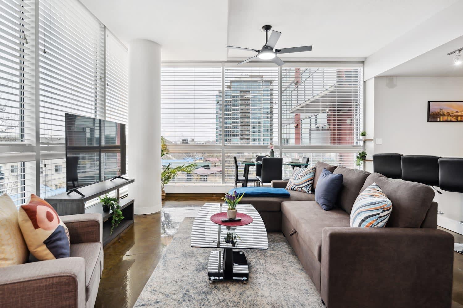 Upscale 2Br Condo - King Bed - Stunning Views YYC Buitenkant foto
