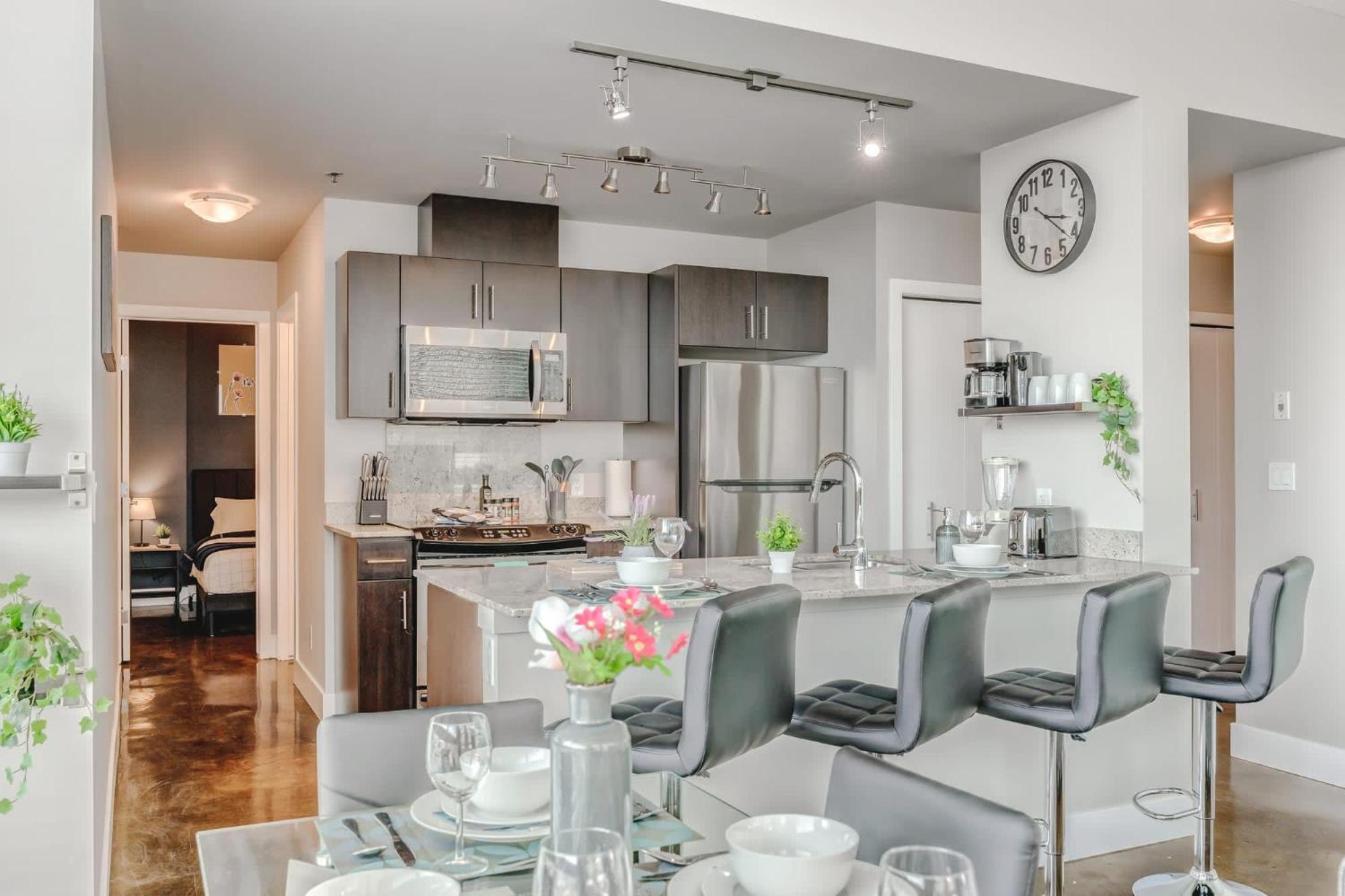 Upscale 2Br Condo - King Bed - Stunning Views YYC Buitenkant foto