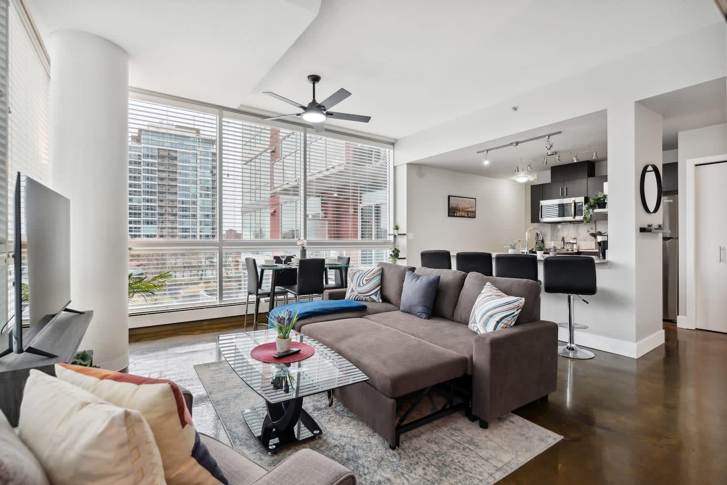 Upscale 2Br Condo - King Bed - Stunning Views YYC Buitenkant foto