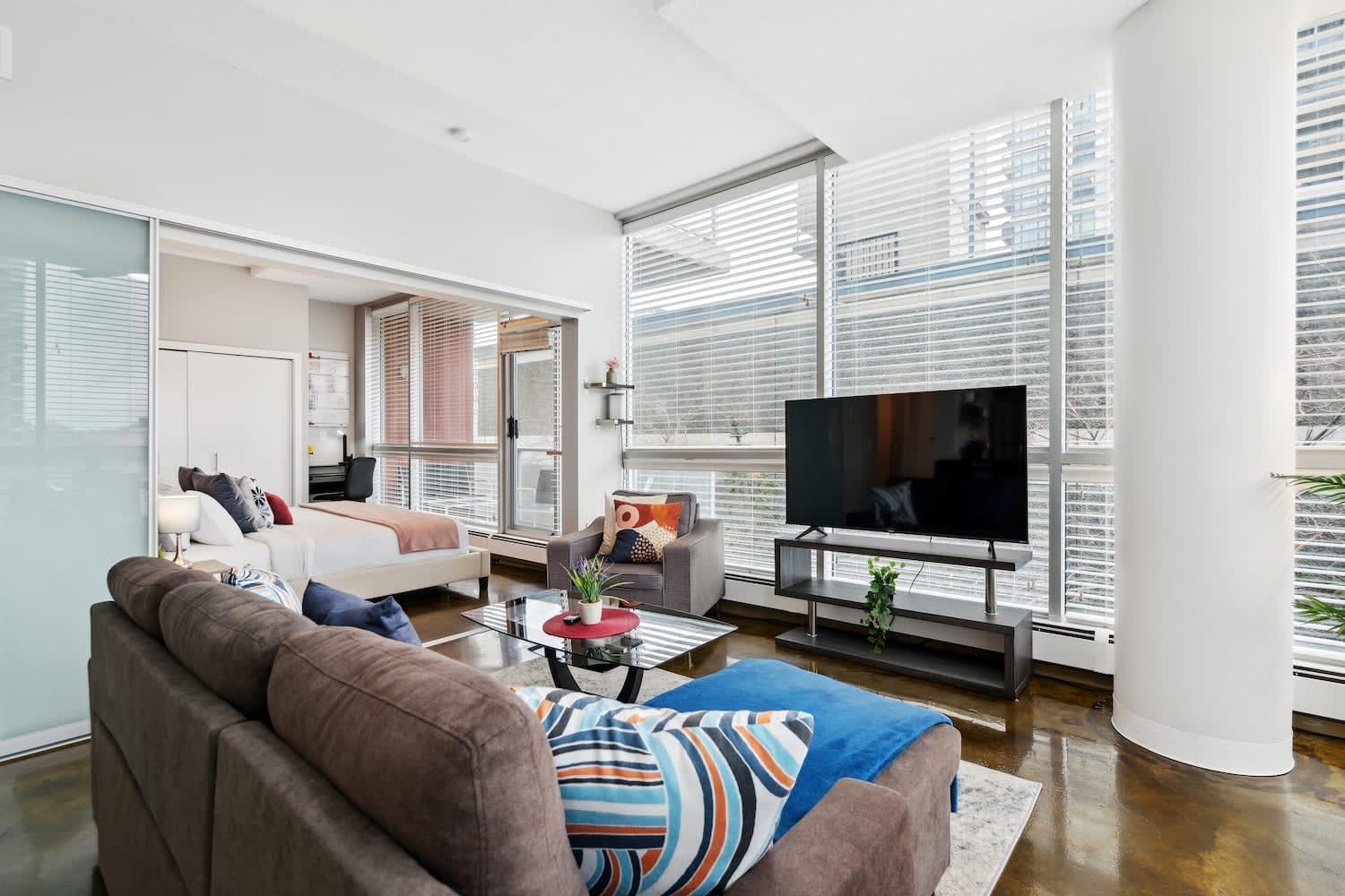 Upscale 2Br Condo - King Bed - Stunning Views YYC Buitenkant foto