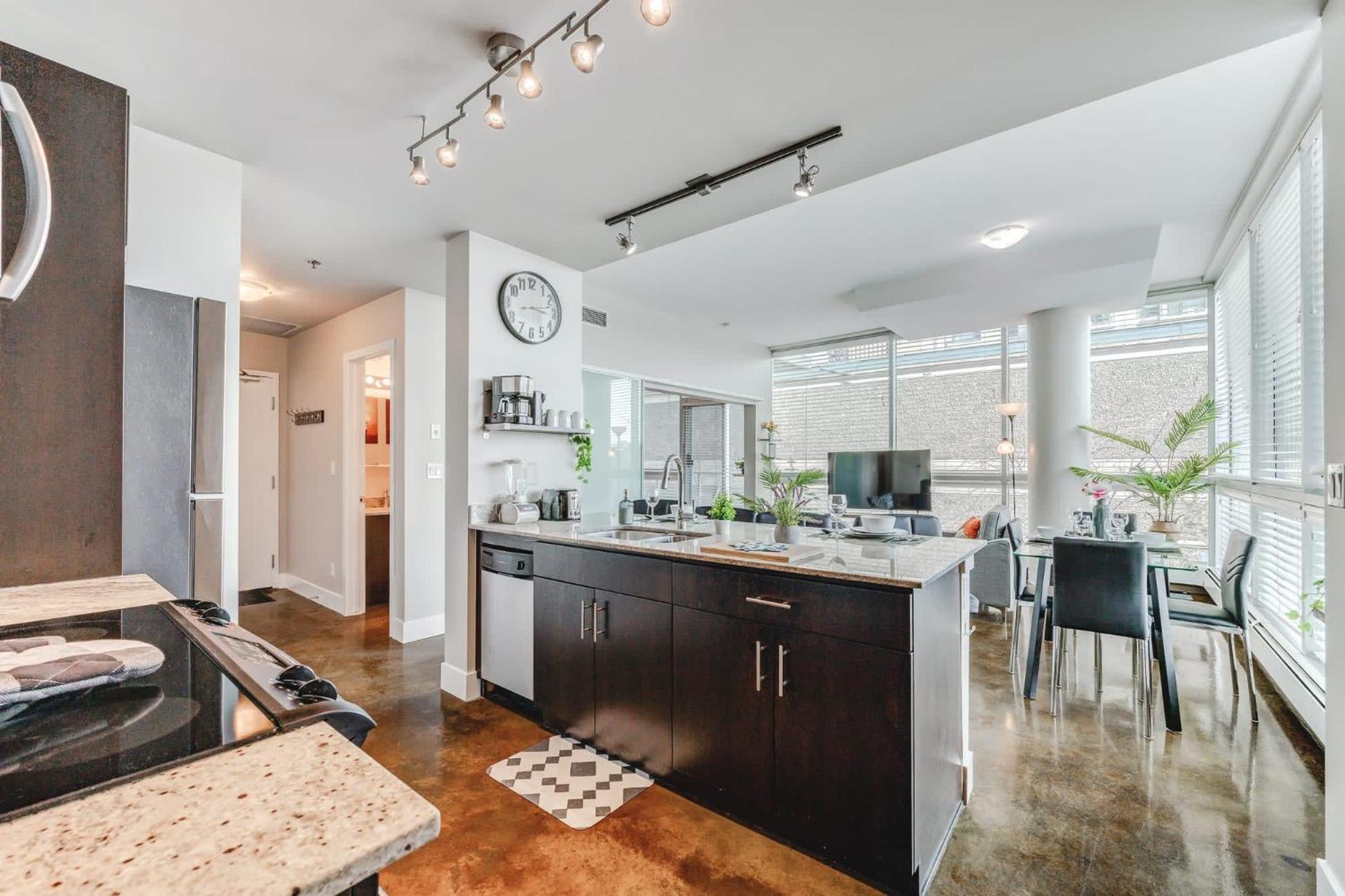Upscale 2Br Condo - King Bed - Stunning Views YYC Buitenkant foto